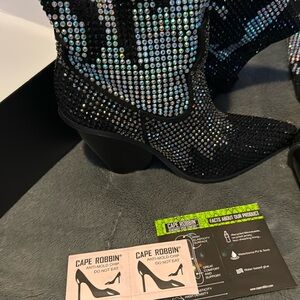 Hot  💛🩵💙💜🩷 Bling Style Cowboy Boots Won’t Last Long